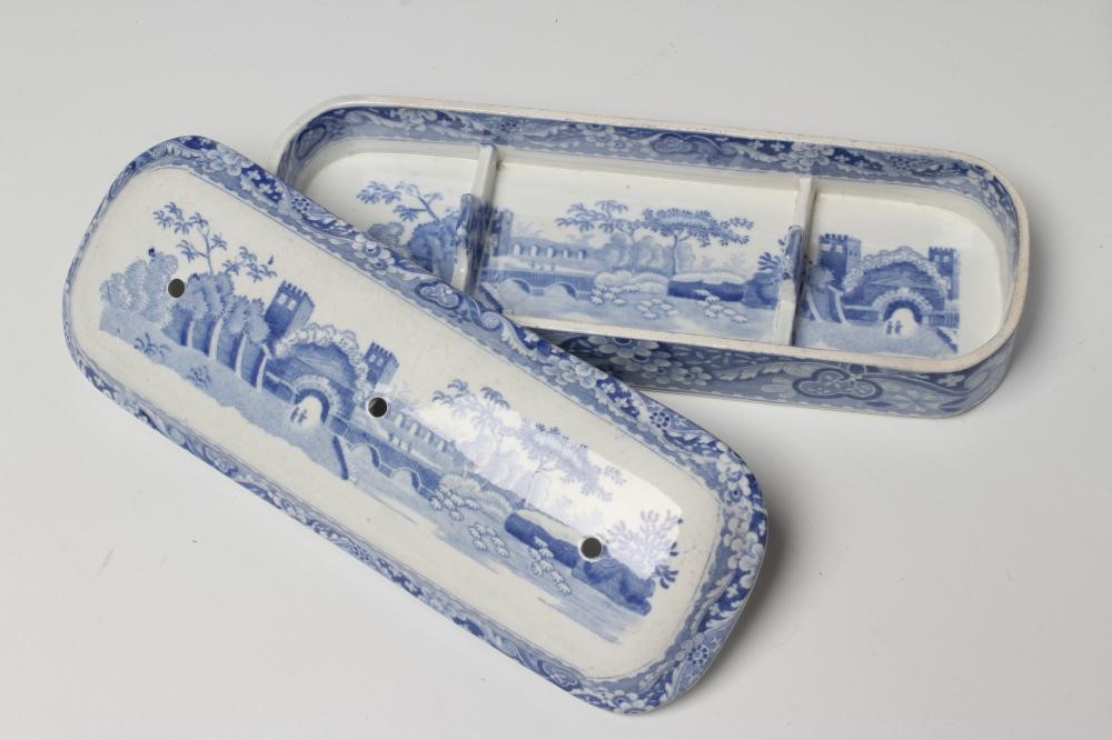 A SPODE BLUE AND WHITE PRINTED TOASTRACK Image