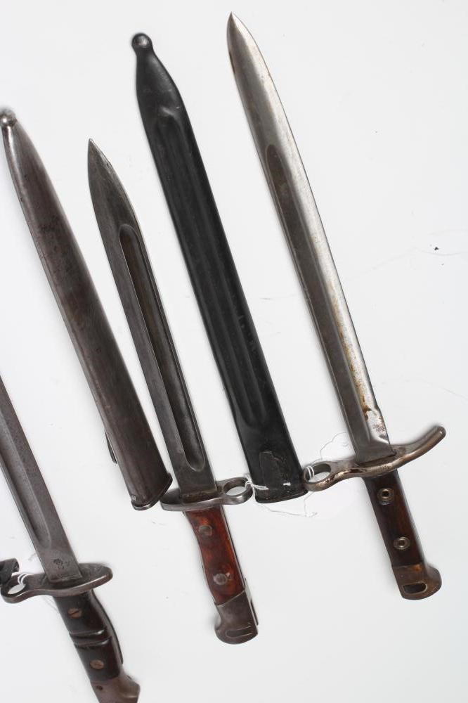 A FINNISH 1927 PATTERN BAYONET Image