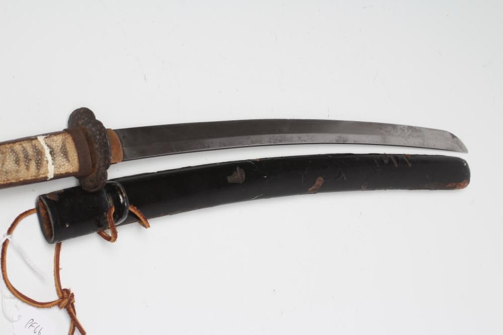A JAPANESE WAKAZASHI with 16 5/8" curved blade Image