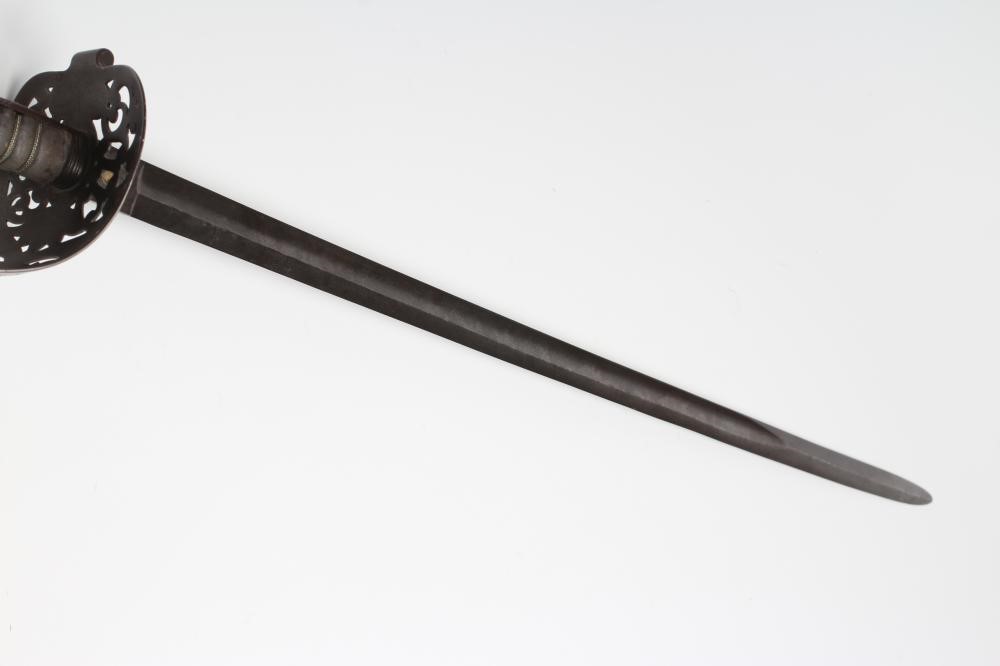 AN 1821 PATTERN HEAVY CAVALRY OFFICER'S SWORD Image