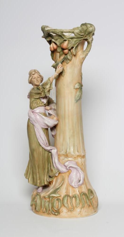 A LARGE ROYAL DUX FIGURAL VASE Image