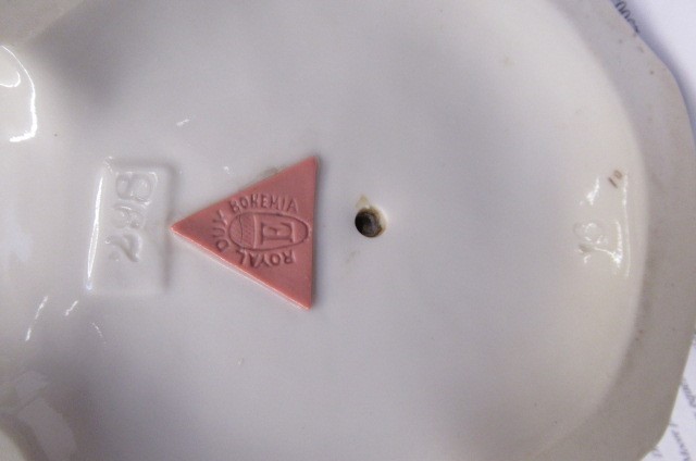 A PAIR OF ROYAL DUX FIGURES Image