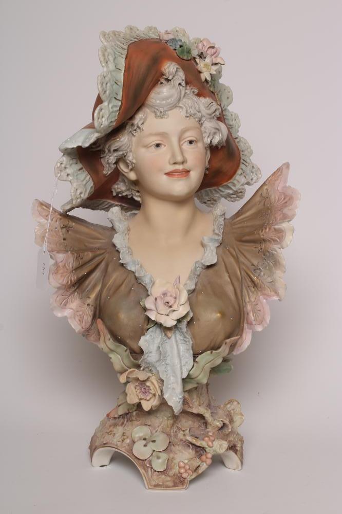 A ROYAL DUX BUST Image