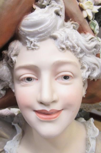 A ROYAL DUX BUST Image