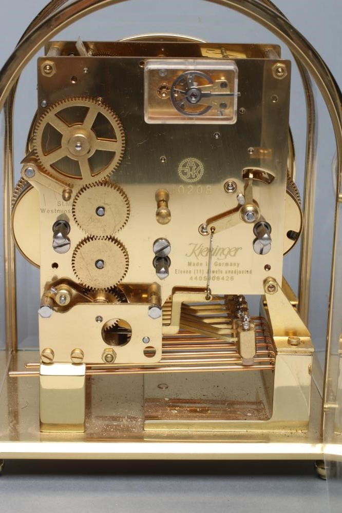 A KIENINGER MANTEL CLOCK Image