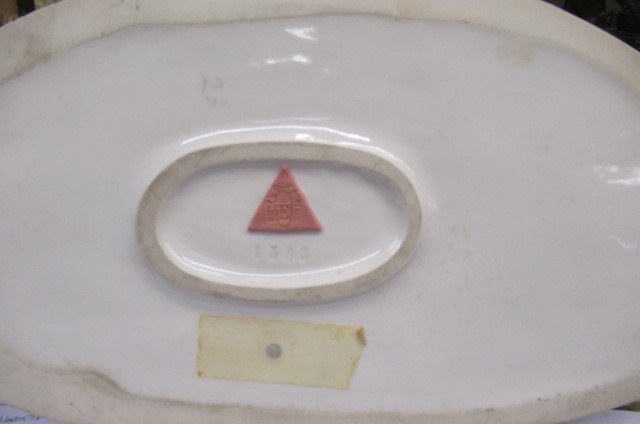 A ROYAL DUX MODEL OF TWO HOUNDS Image