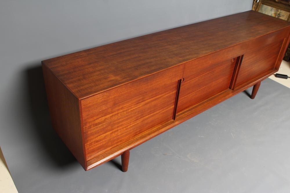A MID CENTURY DESIGN TEAK LOW SIDEBOARD Image
