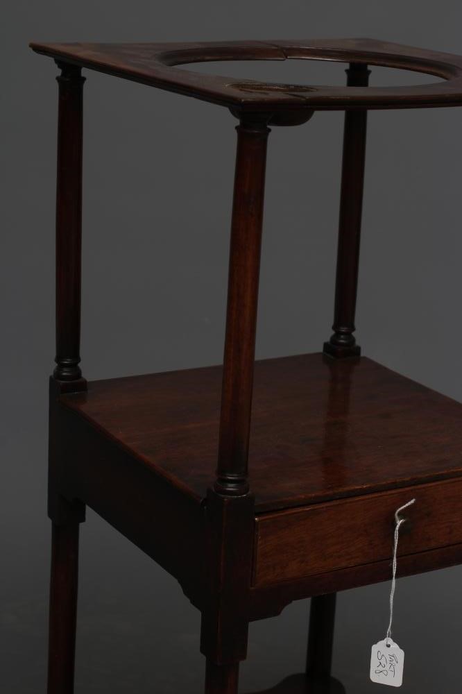 A GEORGIAN MAHOGANY WIG STAND Image