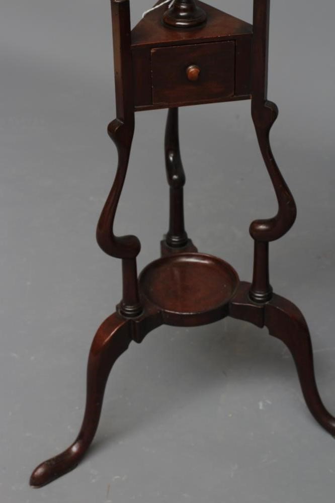 A GEORGIAN MAHOGANY WIG STAND Image