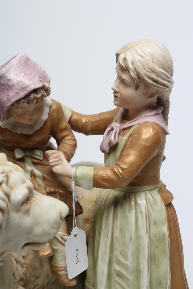 A ROYAL DUX FIGURE GROUP Image