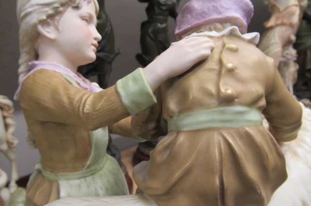 A ROYAL DUX FIGURE GROUP Image