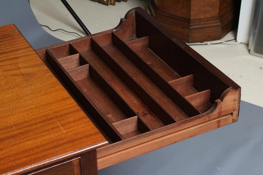 A MAHOGANY LIBRARY TABLE of Georgian design Image