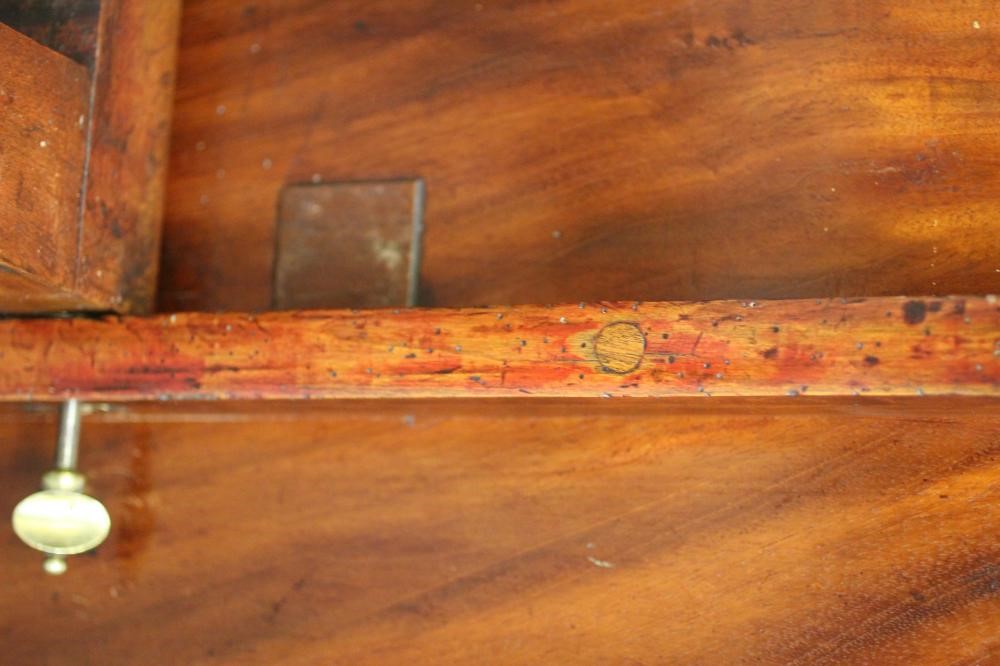AN EARLY VICTORIAN MAHOGANY BREAKFAST TABLE Image