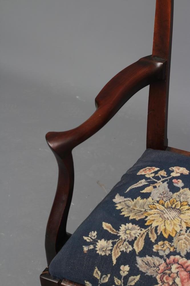 A GEORGIAN MAHOGANY ELBOW CHAIR Image