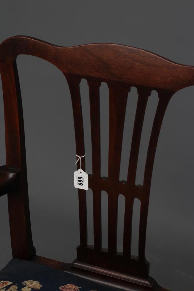 A GEORGIAN MAHOGANY ELBOW CHAIR Image