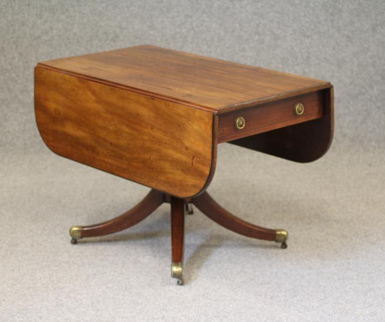 A MAHOGANY PEMBROKE TABLE Image
