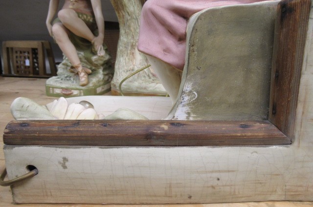 A ROYAL DUX FIGURAL CENTREPIECE Image