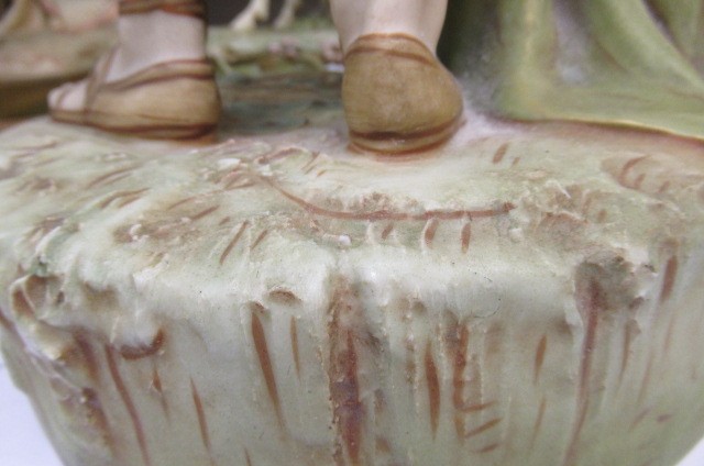 A ROYAL DUX FIGURE GROUP Image