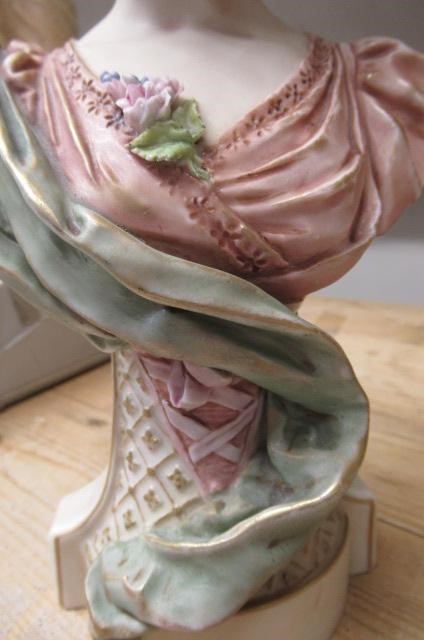 A ROYAL DUX SMALL BUST Image