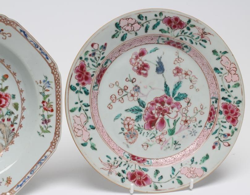 A CHINESE PORCELAIN OCTAGONAL SOUP PLATE painted in famille rose enamels with peacocks Image
