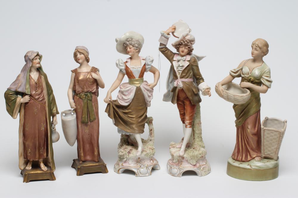 A COLLECTION OF SMALL ROYAL DUX FIGURES Image