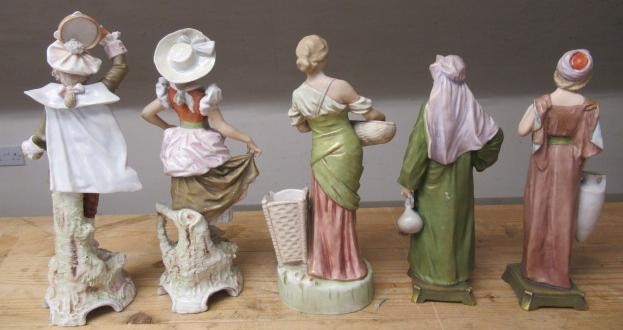 A COLLECTION OF SMALL ROYAL DUX FIGURES Image