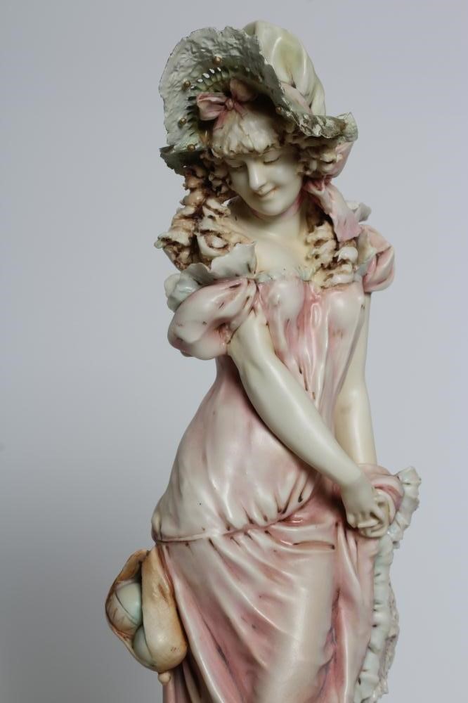 A TURN OF TEPLITZ FIGURAL TABLE CENTREPIECE Image