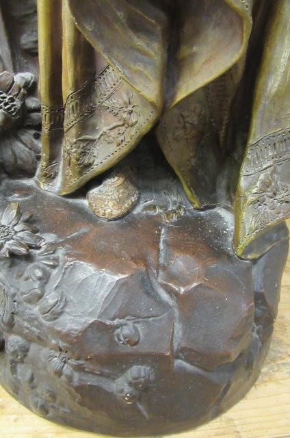 A LARGE ERNST WAHLISS ART NOUVEAU COLD PAINTED BRONZED EARTHENWARE FIGURE Image