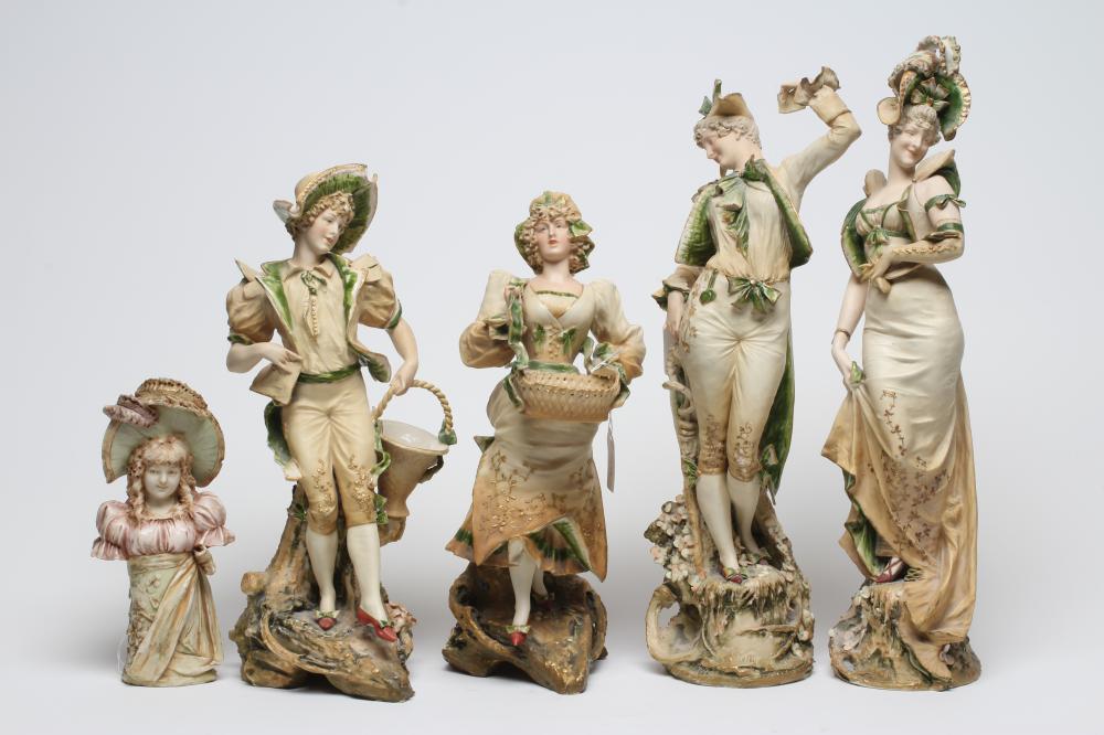 TWO PAIRS OF TURN OF TEPLITZ FIGURES Image