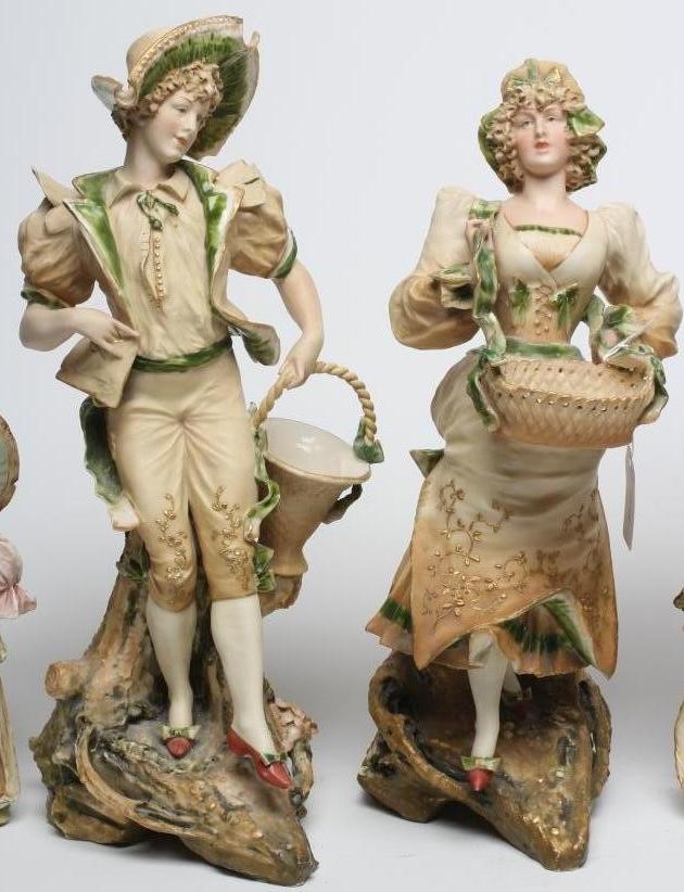 TWO PAIRS OF TURN OF TEPLITZ FIGURES Image