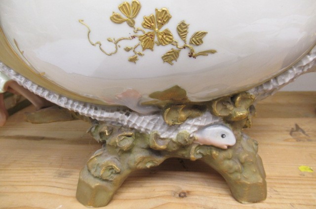 AN AUSTRIAN FIGURAL TABLE CENTRE BOWL Image