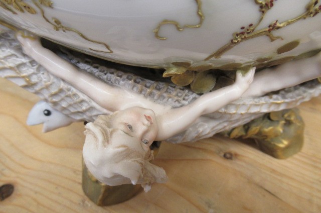 AN AUSTRIAN FIGURAL TABLE CENTRE BOWL Image