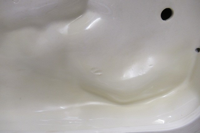 A LARGE ROYAL WORCESTER "BATHER SURPRISED" FIGURE Image