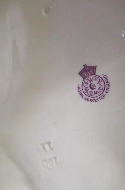 A LARGE ROYAL WORCESTER "BATHER SURPRISED" FIGURE Image