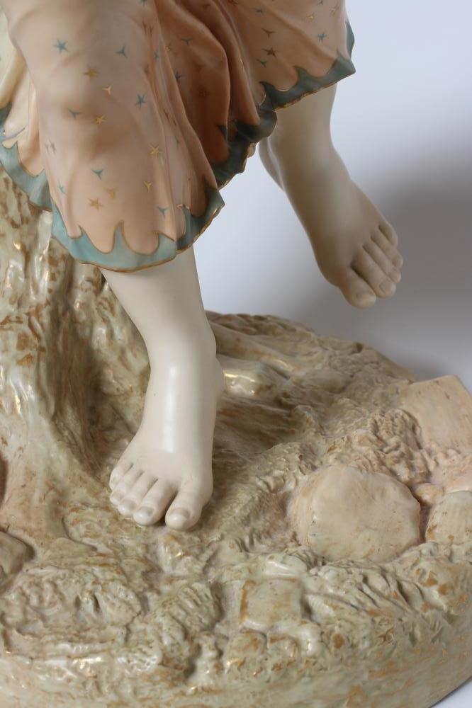 A LARGE ROYAL WORCESTER FIGURE Image