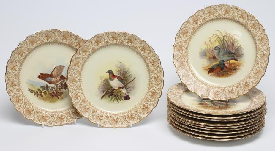A SET OF TWELVE ROYAL WORCESTER VITREOUS CHINA PLATES Image
