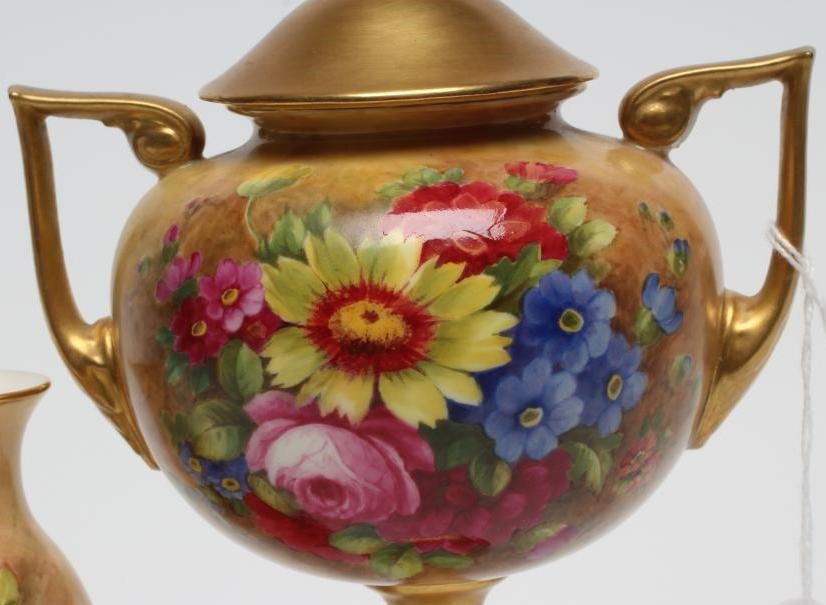 A ROYAL WORCESTER HIGH PEDESTAL BOWL AND COVER Image