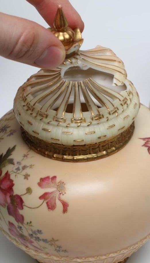 A COLLECTION OF ROYAL WORCESTER BLUSH IVORY Image