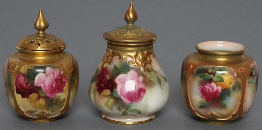 A PAIR OF ROYAL WORCESTER POT POURRIS Image