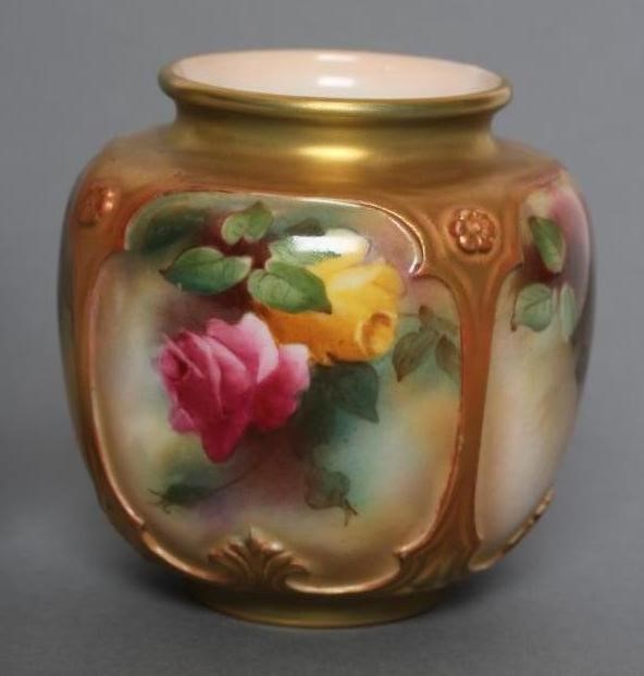 A PAIR OF ROYAL WORCESTER POT POURRIS Image