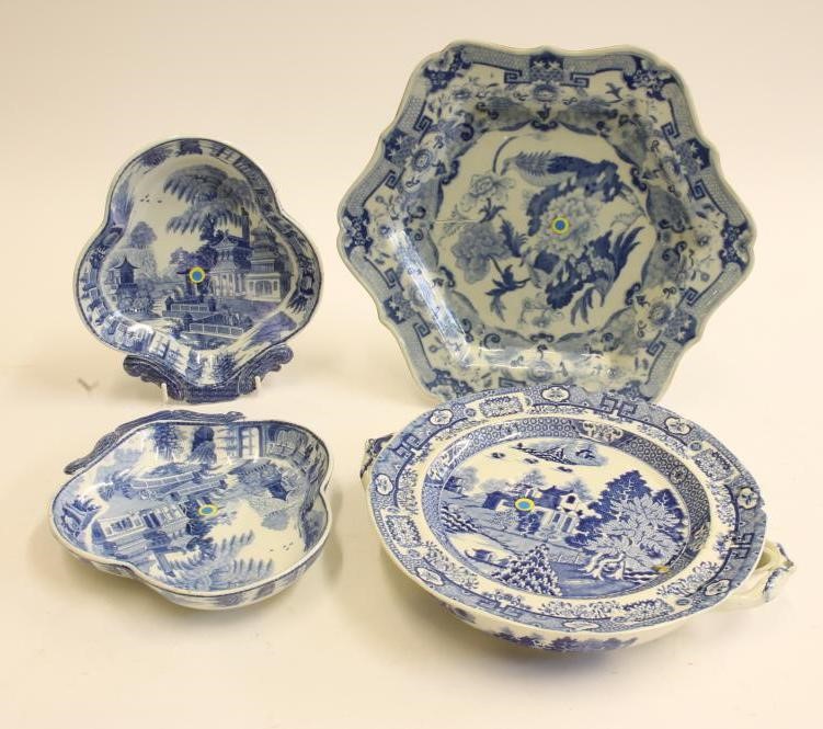 A QUANTITY OF BLUE AND WHITE PRINTED EARTHENWARE ITEMS including a "Piccolo Bent" dessert dish Image