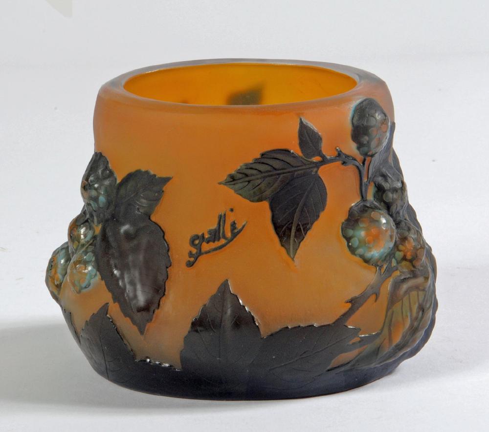 A GALLE CAMEO GLASS VASE Image