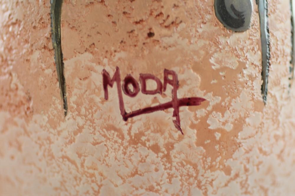 A MODA CAMEO GLASS VASE Image