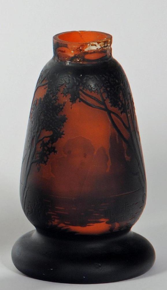 A MULLER FRERES LUNEVILLE CAMEO GLASS LAMP BASE Image