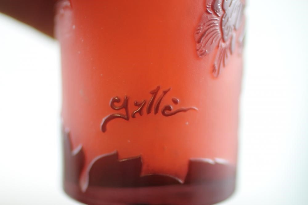 A GALLE CAMEO GLASS SCENT ATOMISER Image