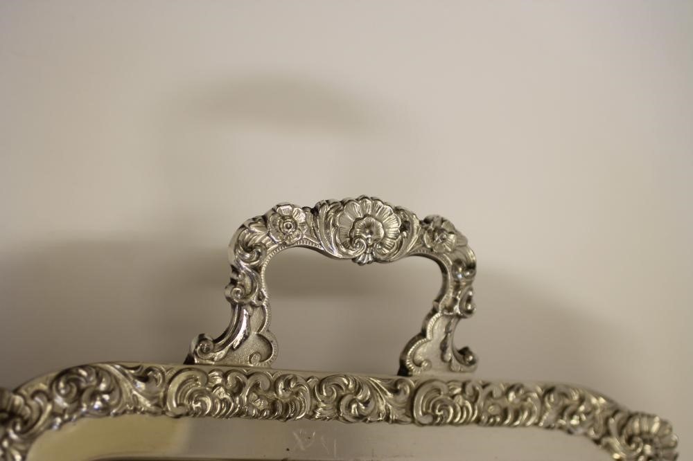 A SILVER PLATED EARLY VICTORIAN STYLE CHAFING DISH Image