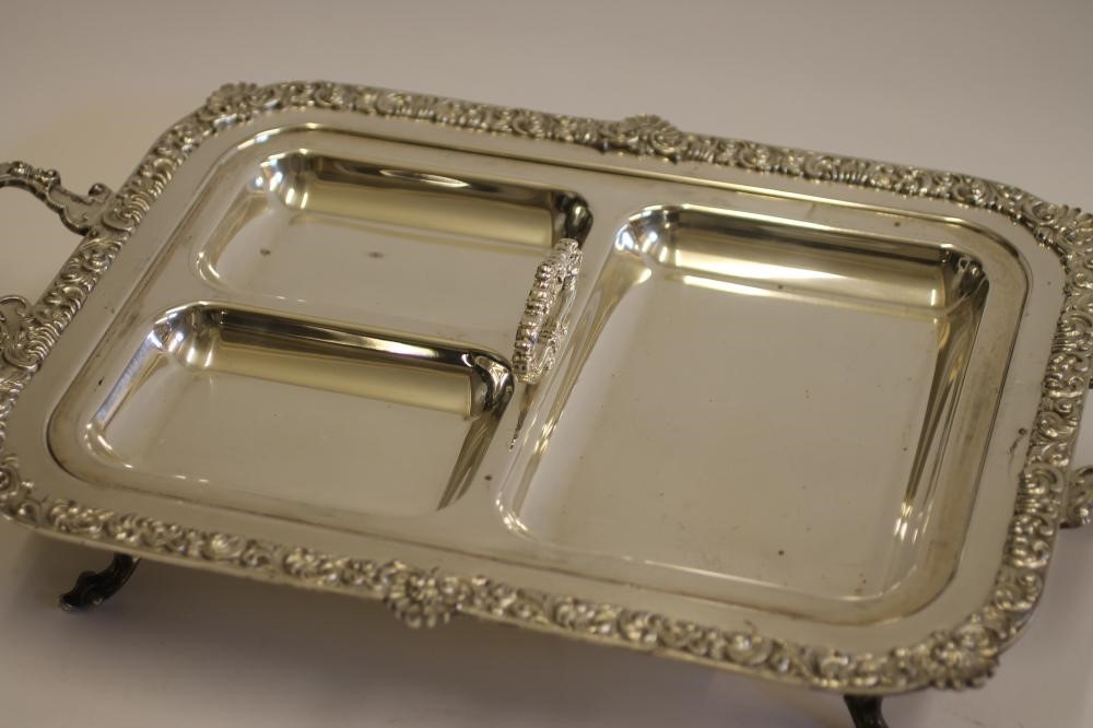 A SILVER PLATED EARLY VICTORIAN STYLE CHAFING DISH Image