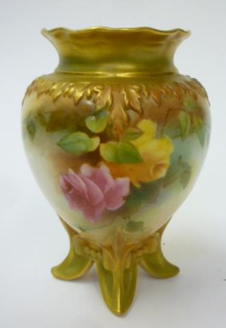 A ROYAL WORCESTER HADLEY PORCELAIN VASE Image