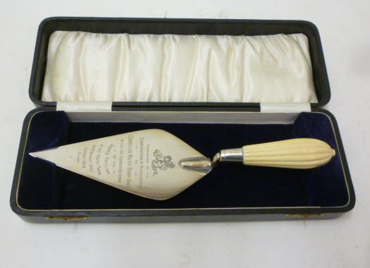 A SILVER PRESENTATION TROWEL Image