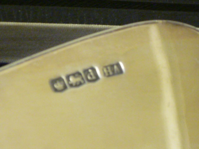 A SILVER PRESENTATION TROWEL Image